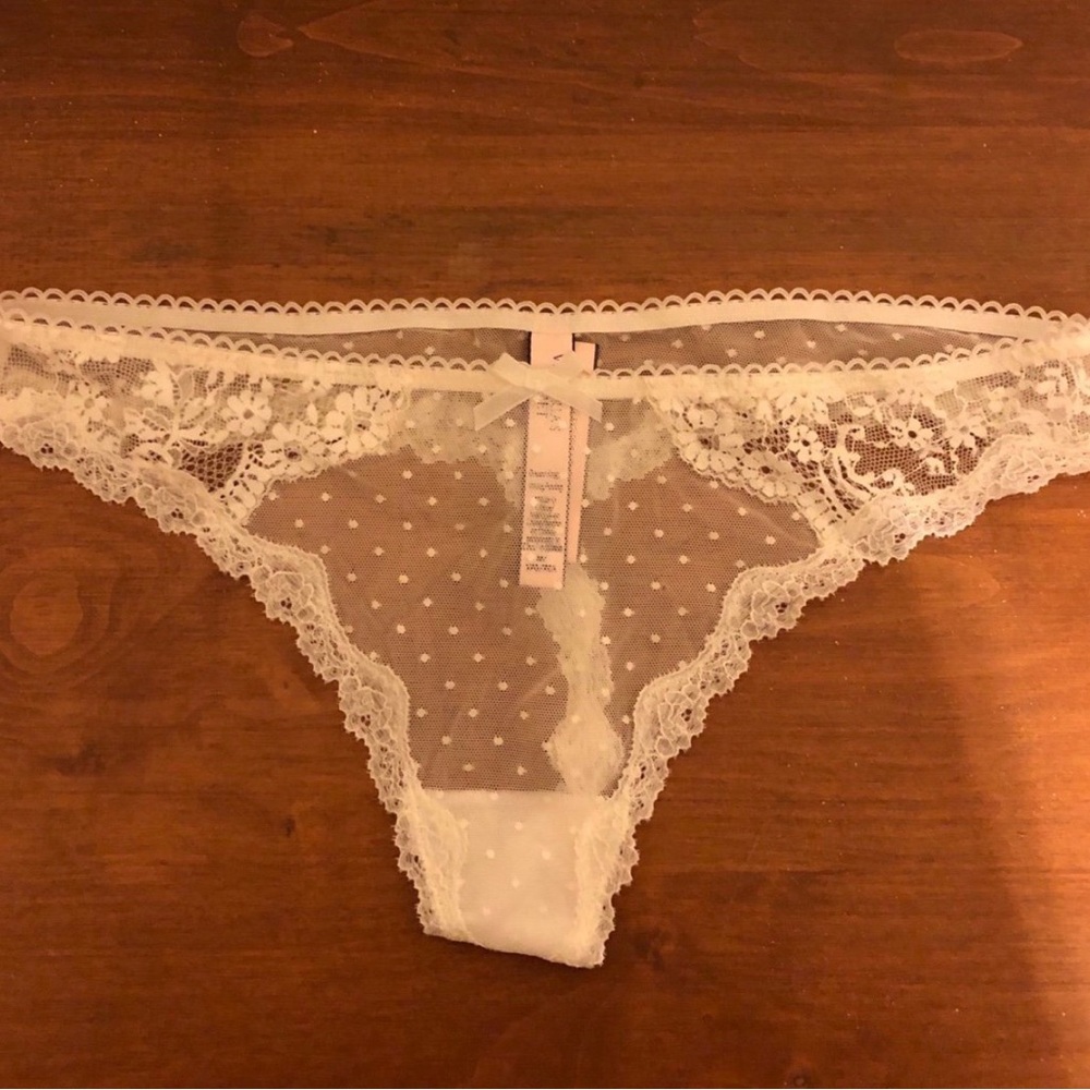 Victoria’s Secert Dream Angels White Lace Panty Thong String M